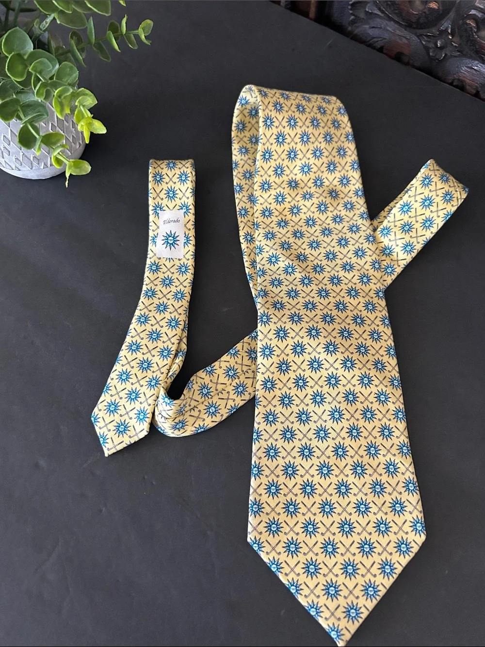 Vineyard Vines Yellow Tie with Blue Starburst Pattern